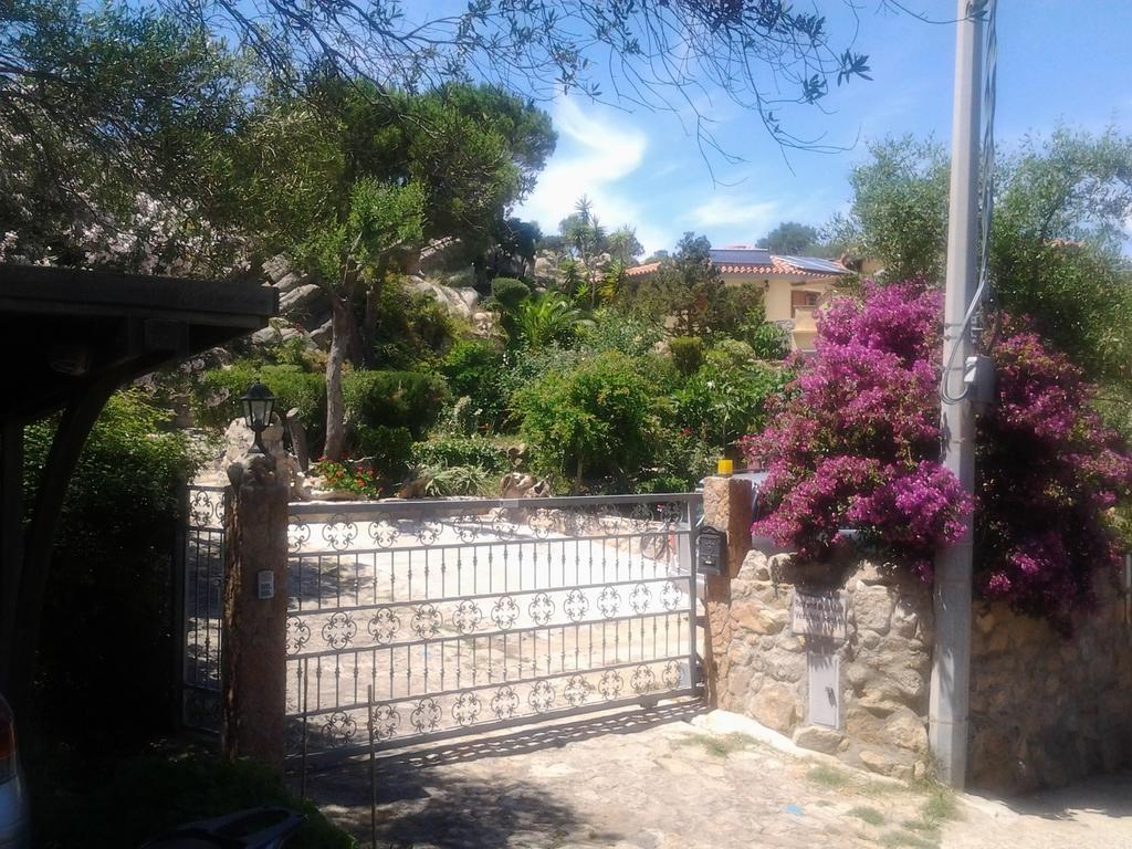 La Fonte Dell'Ulivo 3 Bed & Breakfast Ла Мадалена Екстериор снимка